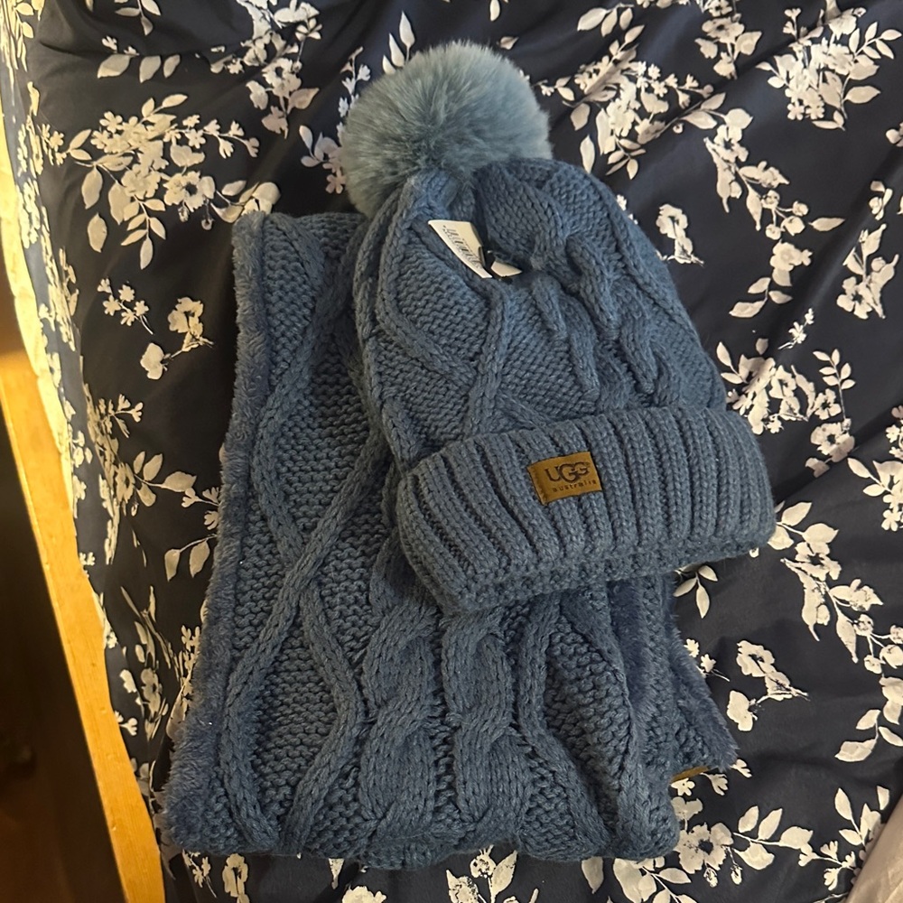 UGG Blue Cable Knit Hat and Scarf Set